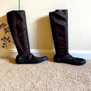 Vibram high winter boots NWOT